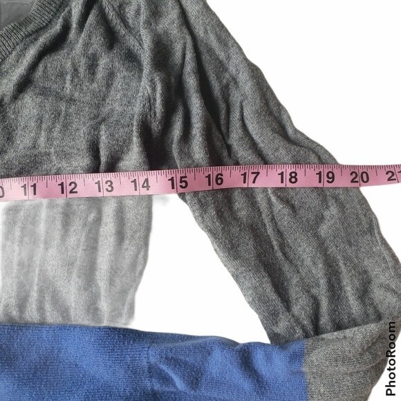 JCP V NECK BLUE/GRAY SWEATER - S - Picture 8 of 8